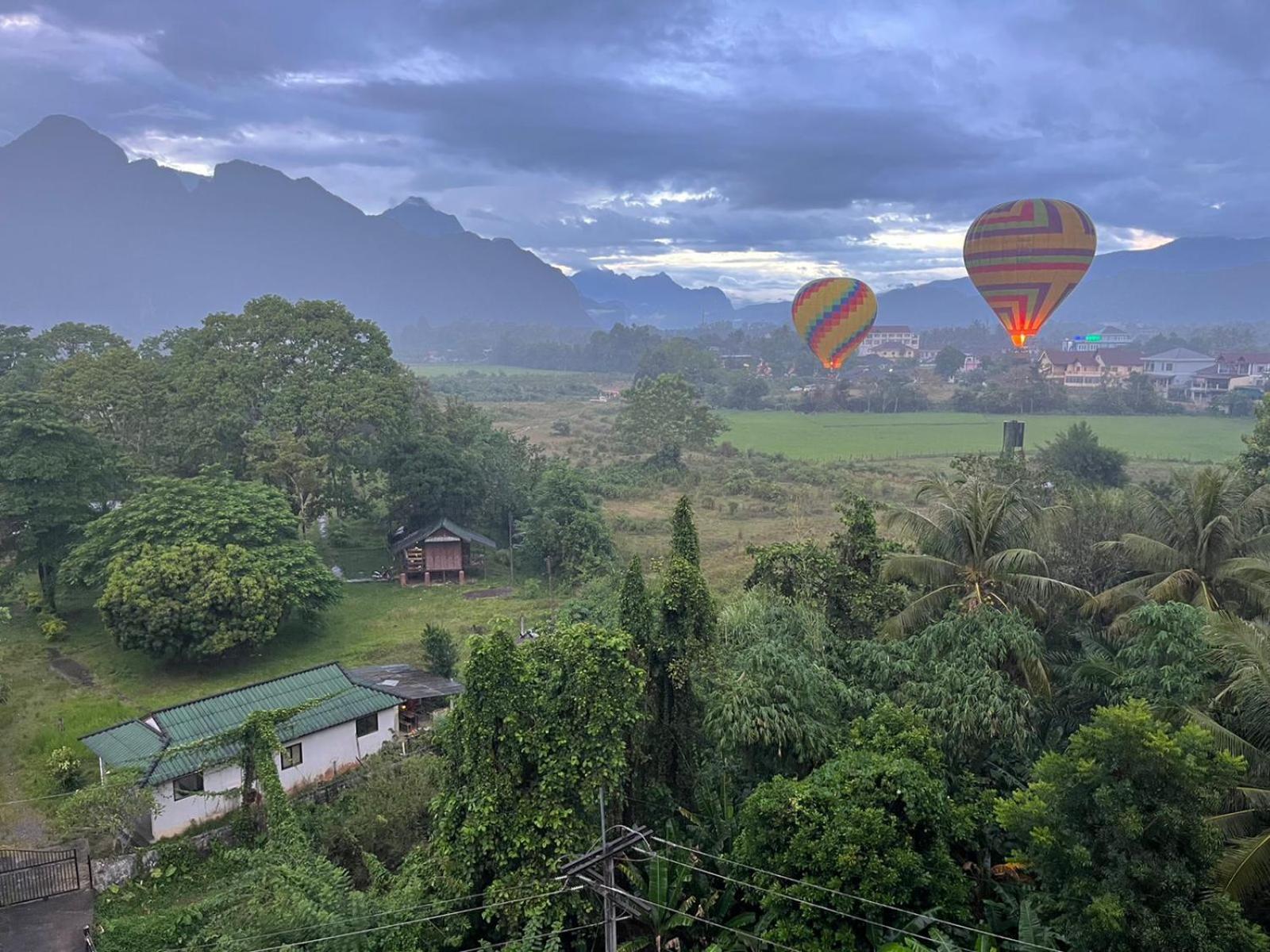 Vang Vieng Th Central Park Hotel Exterior photo